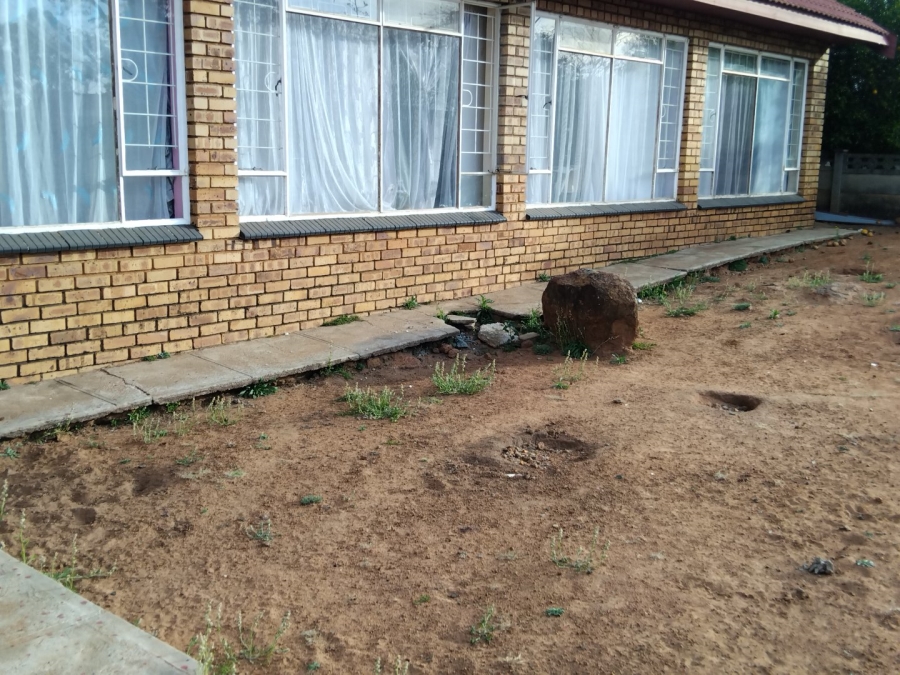 4 Bedroom Property for Sale in Davanna North West
